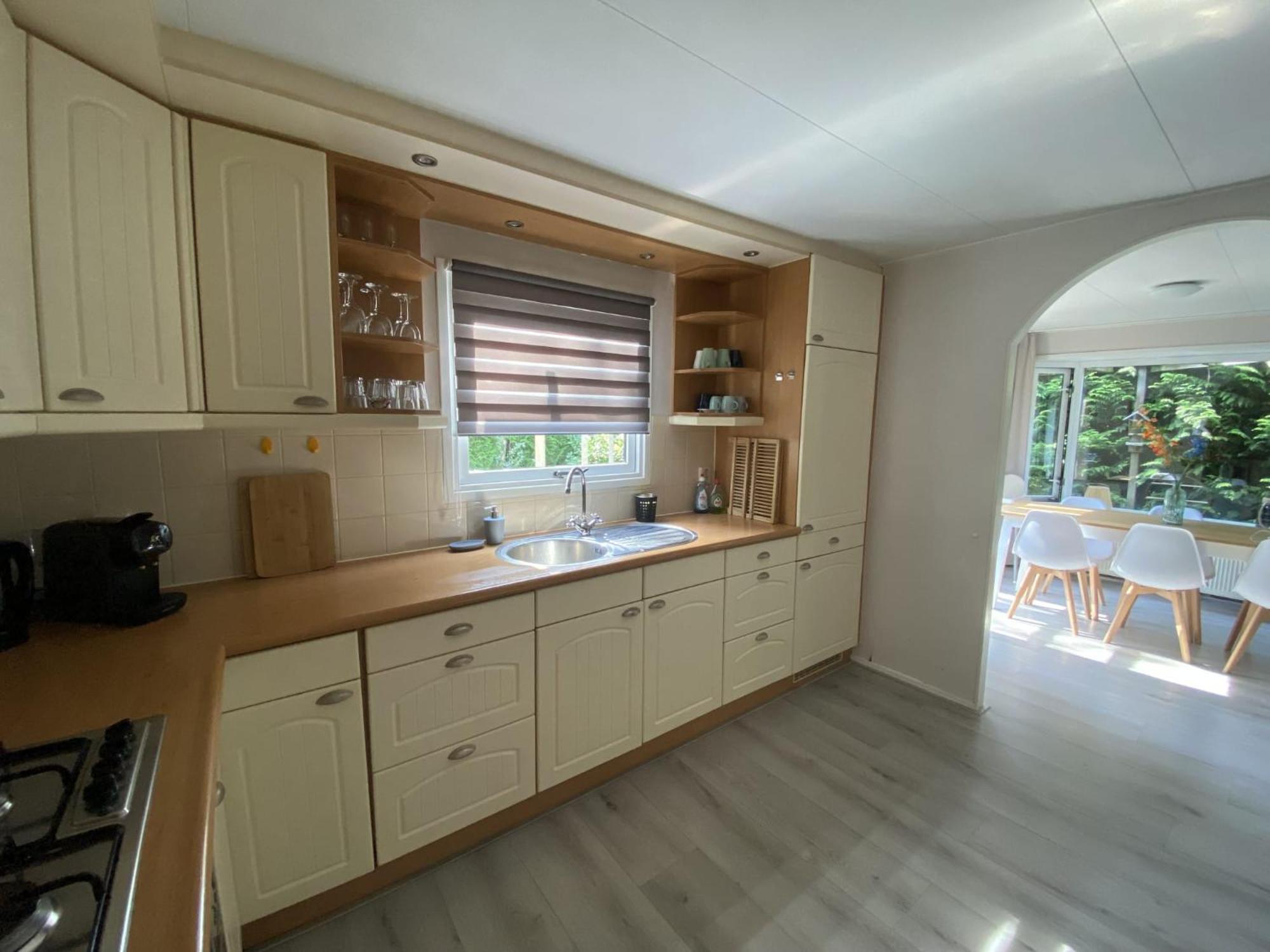 Veluwe Vakanties Chalets With Private Barrel Sauna - With Pool Bar And Restaurant Facilities In The Veluwe National Park Пюттен Экстерьер фото