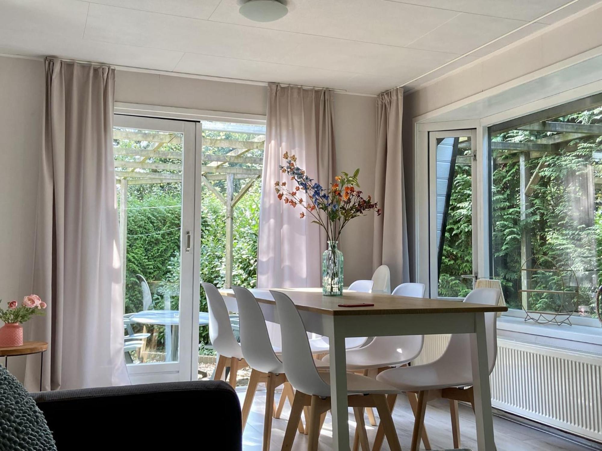 Veluwe Vakanties Chalets With Private Barrel Sauna - With Pool Bar And Restaurant Facilities In The Veluwe National Park Пюттен Экстерьер фото