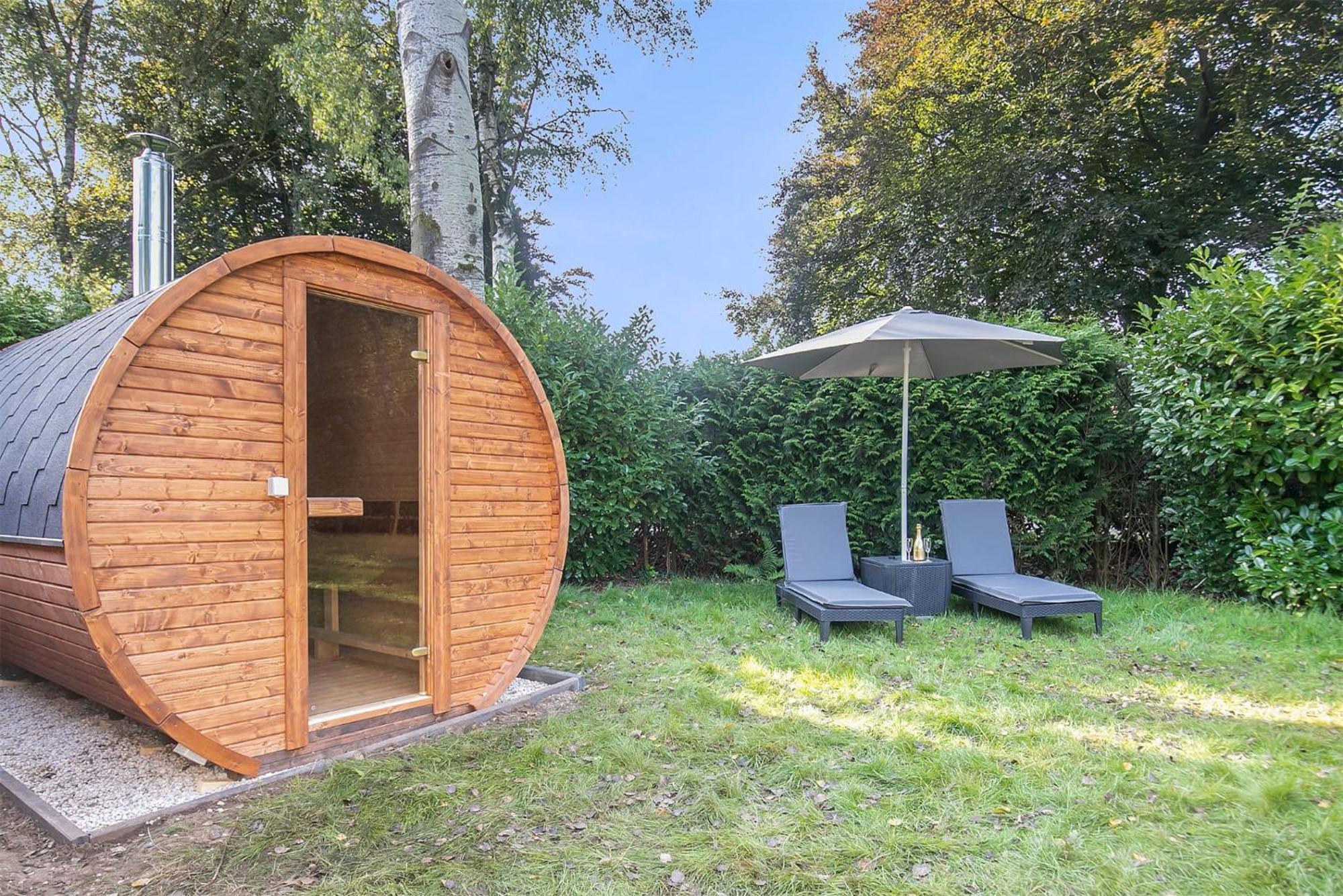 Veluwe Vakanties Chalets With Private Barrel Sauna - With Pool Bar And Restaurant Facilities In The Veluwe National Park Пюттен Экстерьер фото