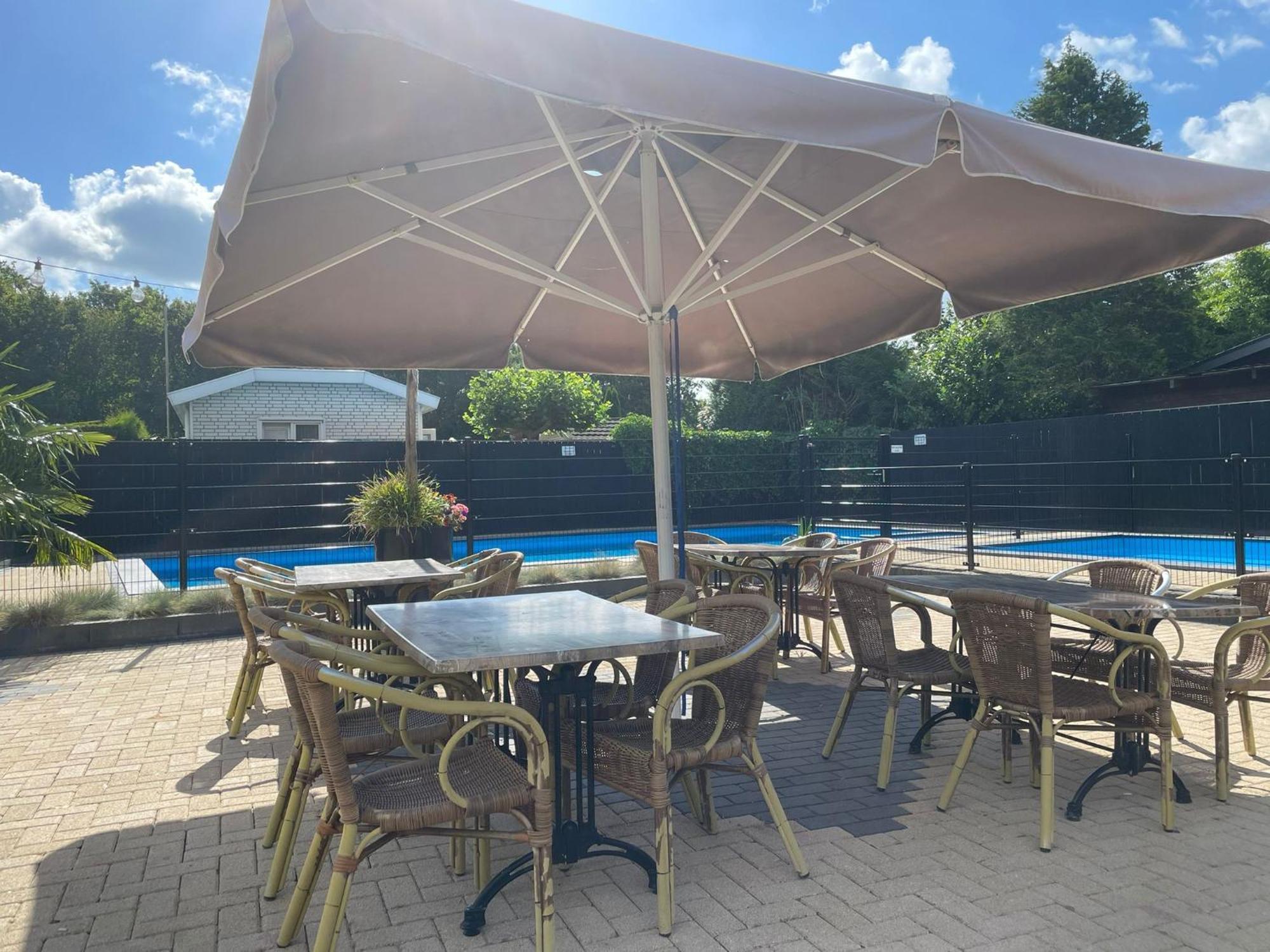 Veluwe Vakanties Chalets With Private Barrel Sauna - With Pool Bar And Restaurant Facilities In The Veluwe National Park Пюттен Экстерьер фото
