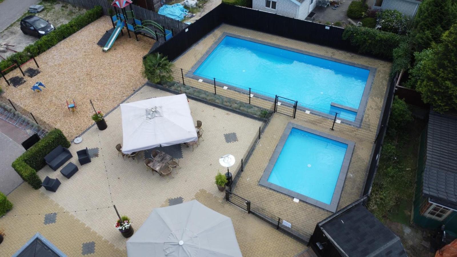 Veluwe Vakanties Chalets With Private Barrel Sauna - With Pool Bar And Restaurant Facilities In The Veluwe National Park Пюттен Экстерьер фото