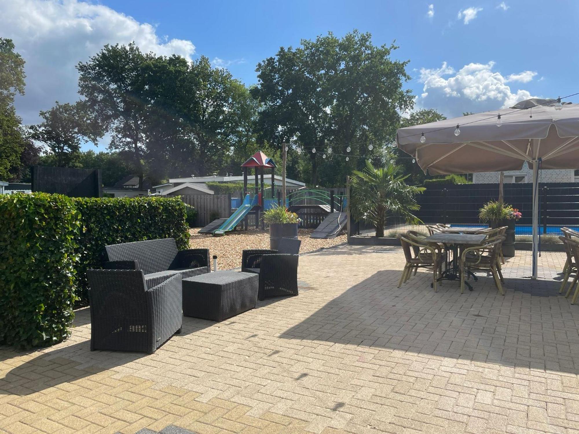 Veluwe Vakanties Chalets With Private Barrel Sauna - With Pool Bar And Restaurant Facilities In The Veluwe National Park Пюттен Экстерьер фото